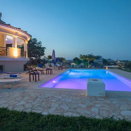 Grand On Of A Hill With Private Pool Villa *
