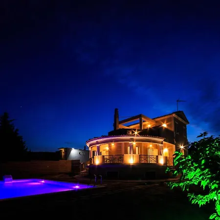 Villa Grand On Of A Hill With Private Pool *