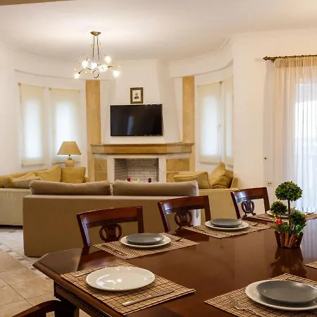 Villa In Kalpaki With Private Pool *