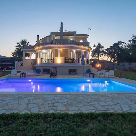 Grand On Of A Hill With Private Pool Villa *